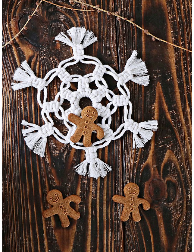 Macrame snowflake - free pattern