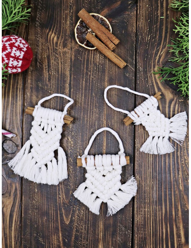 Christmas mini macrame - free pattern