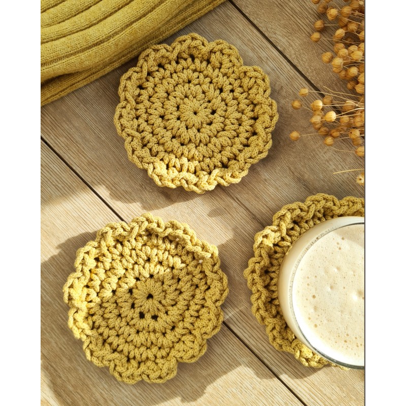 Flower Coaster | DIY | Free Pattern | Bobbiny