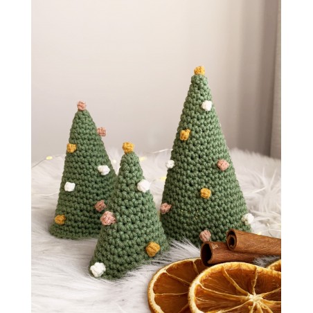 Crochet Christmas tree | DIY | Free Pattern | Bobbiny